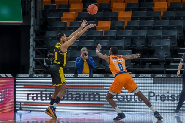 娃展现了顽 娃展现了顽