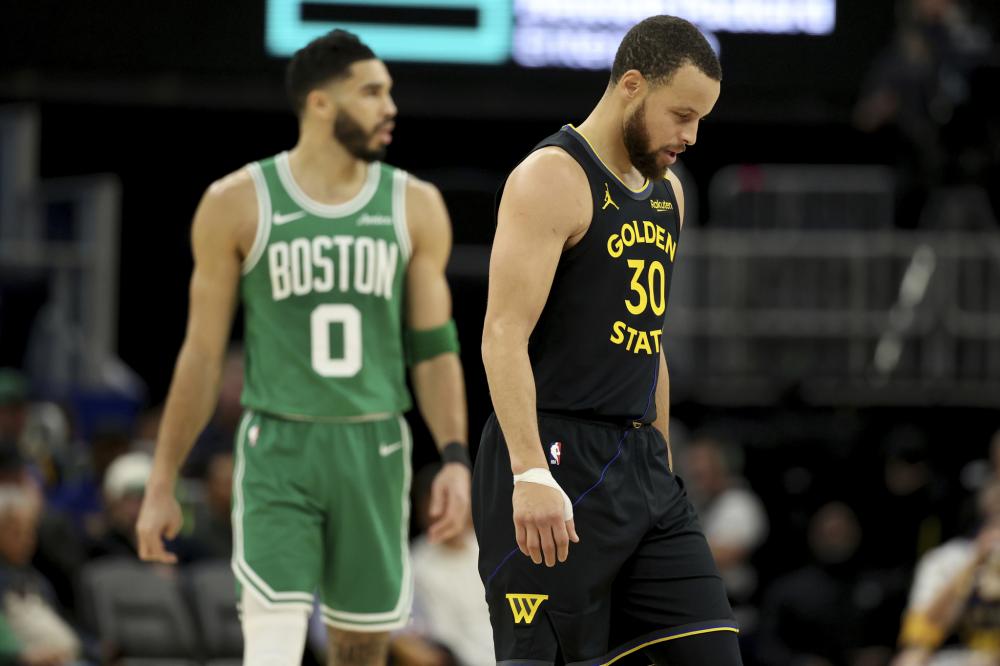 尽管他的右 尽管他的右