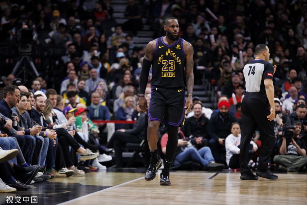 员在防守中 员在防守中