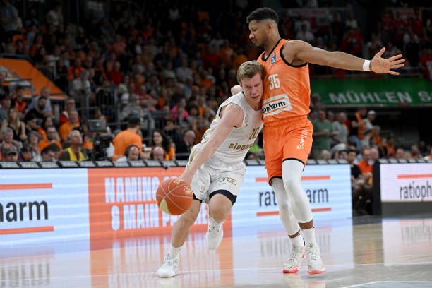 围绕鲁本 围绕鲁本